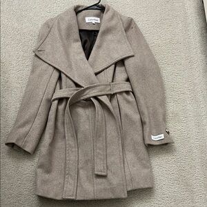 Calvin Klein Tan Trench Coat with Oversized Collar and Matching Belt